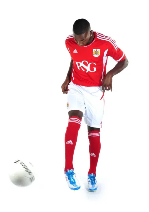 Framed Print : Bristol City First Team: Revealing the New Kits for Season 11-12 Framed Print : Bristol City First Team: Revealing the New Kits for Season 11-12