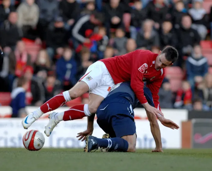 Framed Print : Bristol City First Team: Season 08-09: Bristol City V Swansea City Framed Print : Bristol City First Team: Season 08-09: Bristol City V Swansea City
