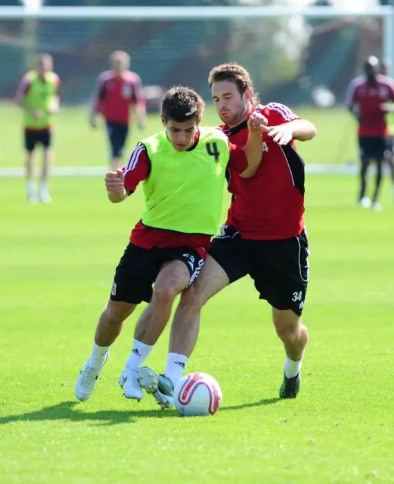 Framed Print : Bristol City First Team: September 2010 Training Sessions (Season 10-11, Session 2-9) Framed Print : Bristol City First Team: September 2010 Training Sessions (Season 10-11, Session 2-9)