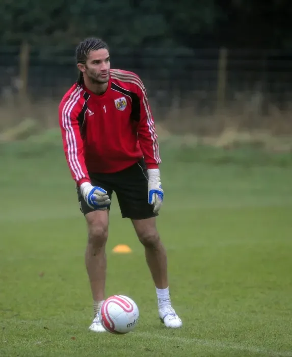 Framed Print : Bristol City First Team Training - January 13, 2011 (Season 10-11) Framed Print : Bristol City First Team Training - January 13, 2011 (Season 10-11)