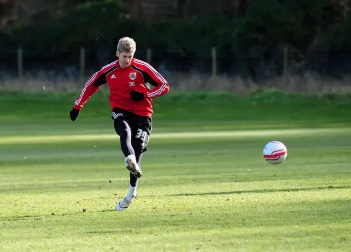 Framed Print : Bristol City First Team: Training Session, January 11, 2011 Framed Print : Bristol City First Team: Training Session, January 11, 2011