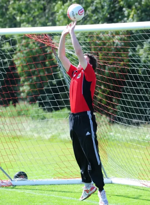 Framed Print : Bristol City First Team: Training Session - September 2010 (Season 10-11) Framed Print : Bristol City First Team: Training Session - September 2010 (Season 10-11)