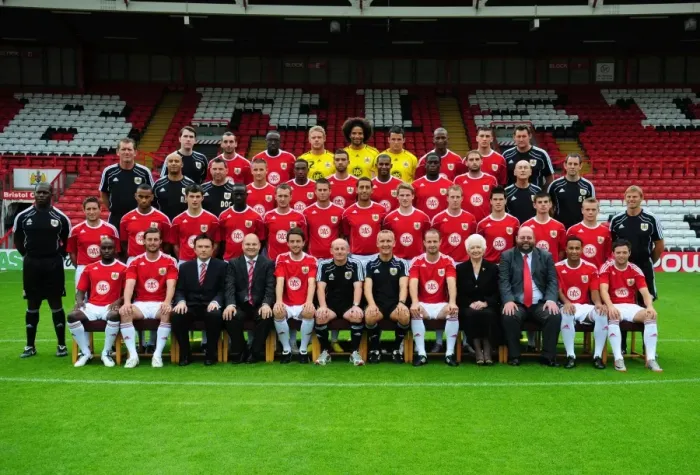 Framed Print : Bristol City First Team: United Front - 10-11 Season Framed Print : Bristol City First Team: United Front - 10-11 Season