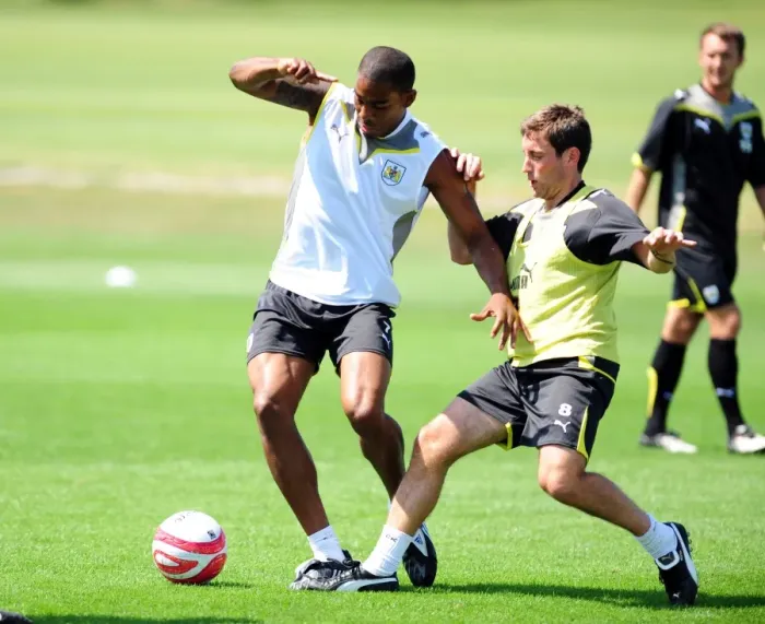 Framed Print : Bristol City First Team: United in Pre-Season Training - 09-10 Framed Print : Bristol City First Team: United in Pre-Season Training - 09-10