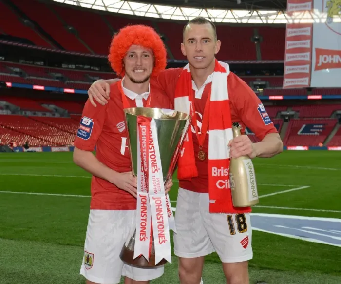 Framed Print : Bristol City Football Club: Celebrating Johnstone Paint Trophy Victory over Walsall (2015) - Aaron Wilbraham and Luke Ayling with the Trophy