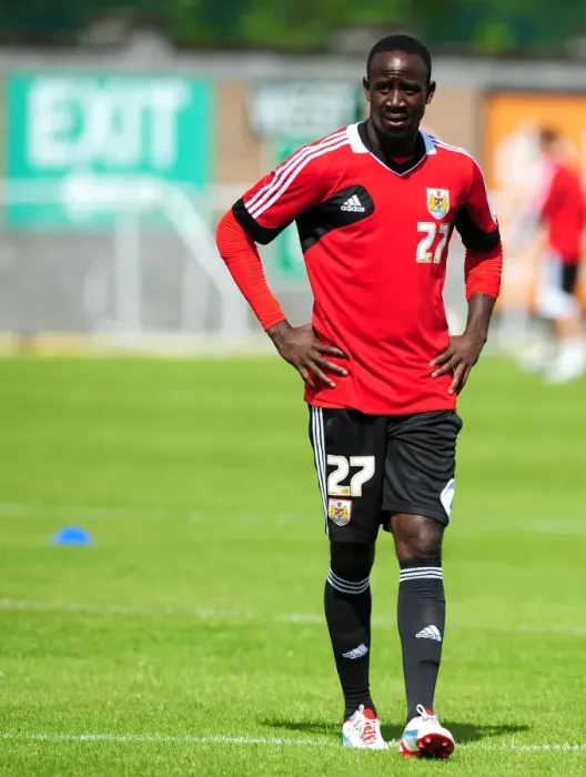 Framed Print : Bristol City Football Club: Albert Adomah in Pre-Season Training, July 2012 Framed Print : Bristol City Football Club: Albert Adomah in Pre-Season Training, July 2012