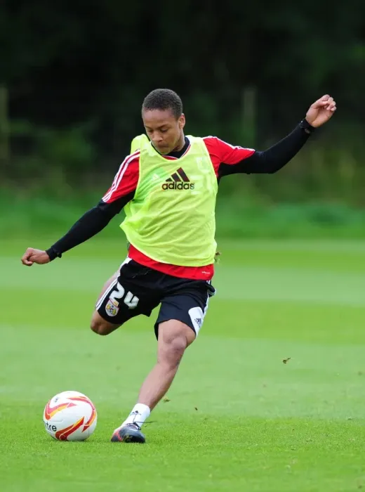 Framed Print : Bristol City Football Club: Bobby Reid in Training, September 2012 Framed Print : Bristol City Football Club: Bobby Reid in Training, September 2012