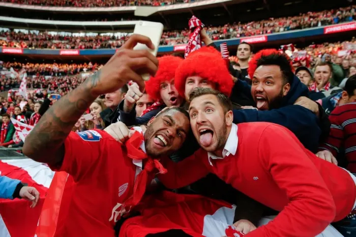 Framed Print : Bristol City Football Club Celebrates Johnstones Paint Trophy Win with Fans: Mark Little's Selfie Moment at Wembley Stadium