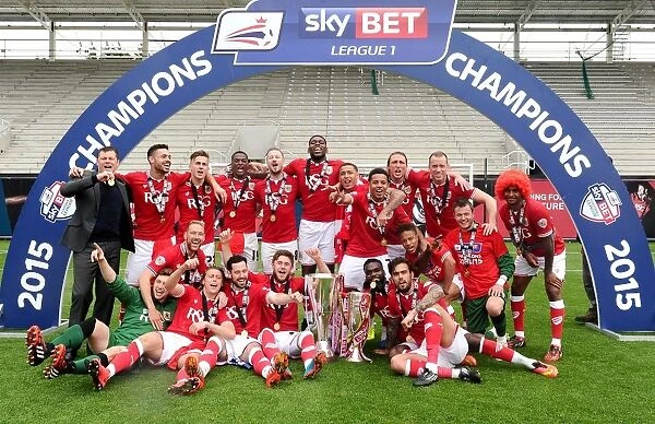 Bristol City Football Club: Celebrating Double Victory - Sky Bet League One and JPT Trophies (3 May 2015)
