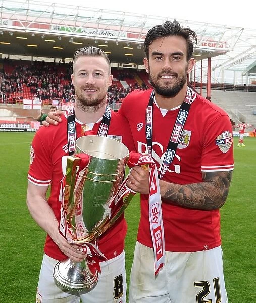 Bristol City Football Club: Celebrating Promotion to Sky Bet League One with Wade Elliott and Marlon Pack