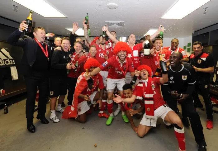 Framed Print : Bristol City Football Club: Celebrating Victory in the Johnstone's Paint Trophy Final at Wembley Stadium Framed Print : Bristol City Football Club: Celebrating Victory in the Johnstone's Paint Trophy Final at Wembley Stadium