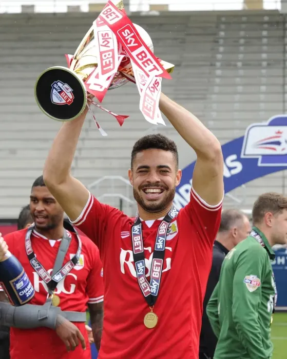Framed Print : Bristol City Football Club: Derrick Williams Celebrates Sky Bet League One Championship Triumph