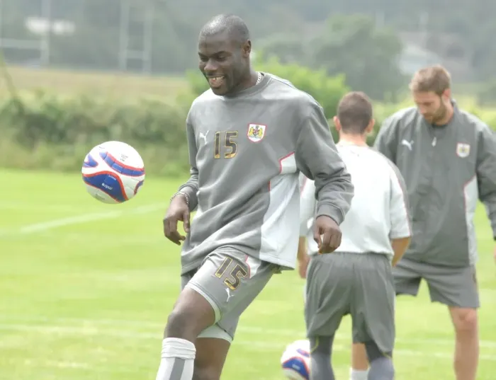 Framed Print : Bristol City Football Club: Enoch Showunmi in Deep Focus during 07-08 Training