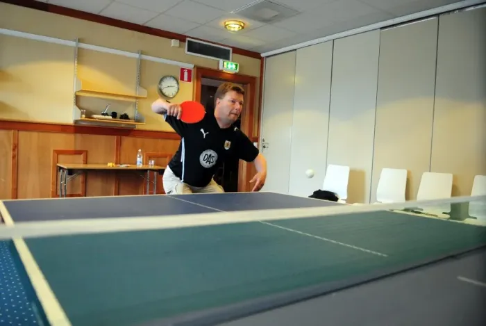 Framed Print : Bristol City Football Club: Marlon Jackson and Tommy Wallen Engage in Table Tennis Training