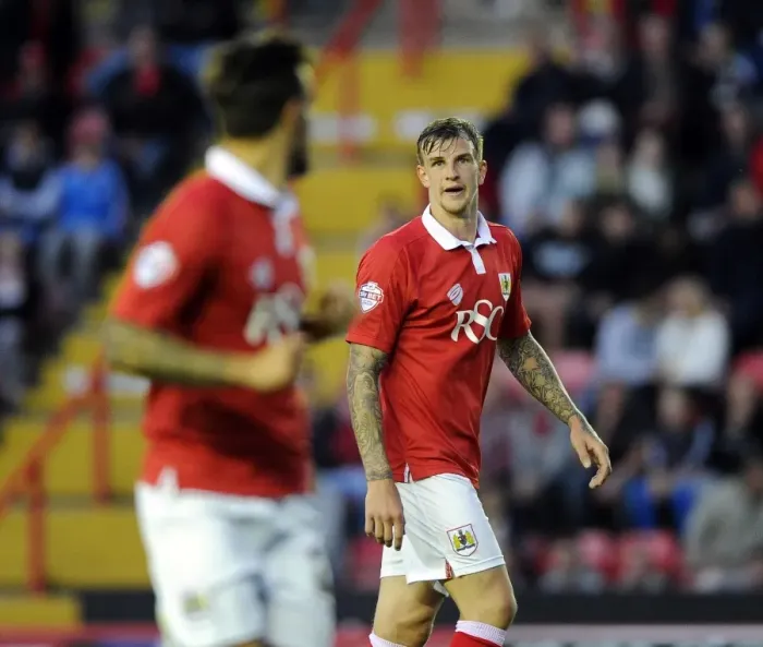 Framed Print : Bristol City Football Club: Marlon Pack and Aden Flint Discuss Corner Tactics