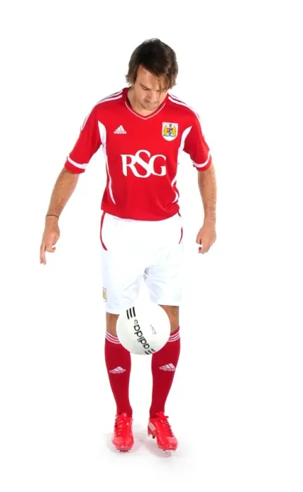 Framed Print : Bristol City Football Club: New Kit Reveal - Season 11-12