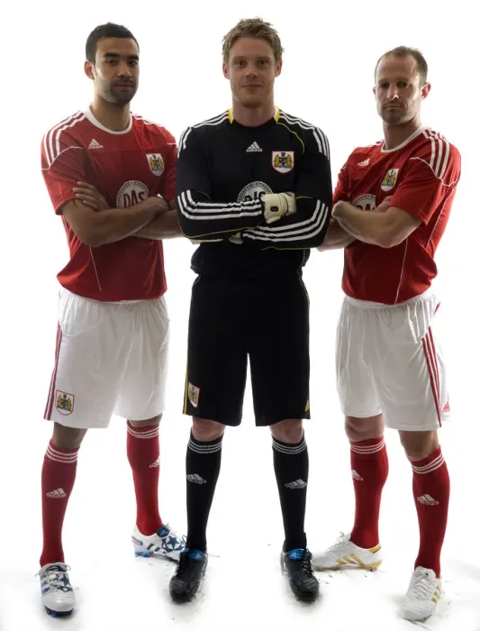 Framed Print : Bristol City Football Club: New Kit Unveiled for 09-10 Season