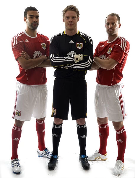Bristol City Football Club: New Kit Unveiled for 09-10 Season