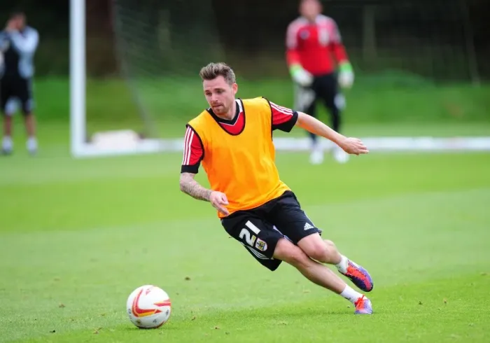 Framed Print : Bristol City Football Club: Paul Anderson in Focus during September 2012 Training