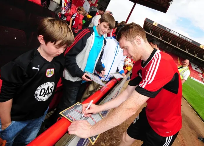 Framed Print : Bristol City Football Club: Stephen Pearson Signing Autographs at Pre-Season Open Day Framed Print : Bristol City Football Club: Stephen Pearson Signing Autographs at Pre-Season Open Day