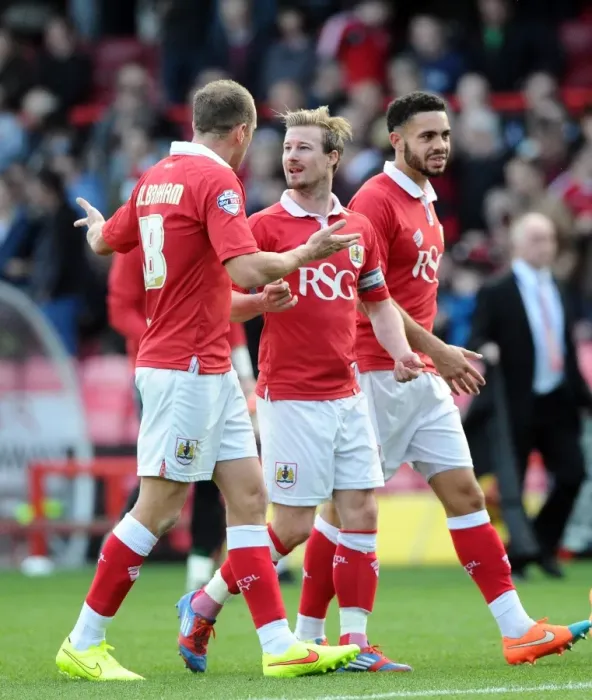 Framed Print : Bristol City Football Club: Wilbraham and Elliott Discuss First Half at Ashton Gate, Sky Bet League One (1 Nov 2014) Framed Print : Bristol City Football Club: Wilbraham and Elliott Discuss First Half at Ashton Gate, Sky Bet League One (1 Nov 2014)