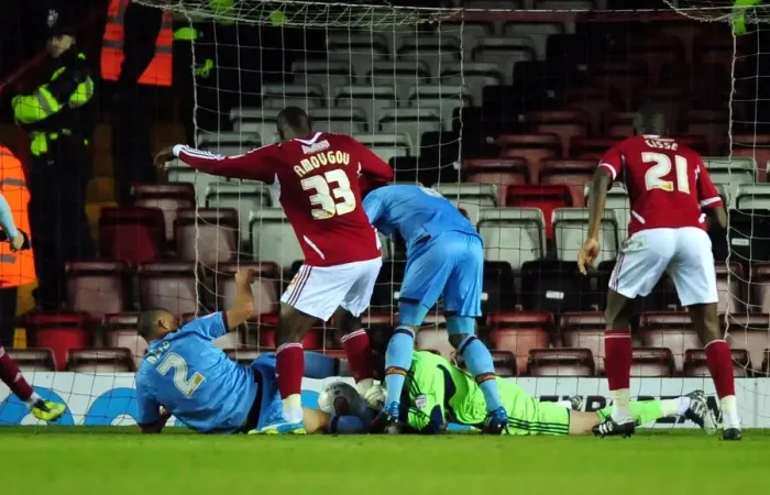 Framed Print : Bristol City Goalkeeper Dean Gerken Saves Last-Minute Shot vs. West Ham
