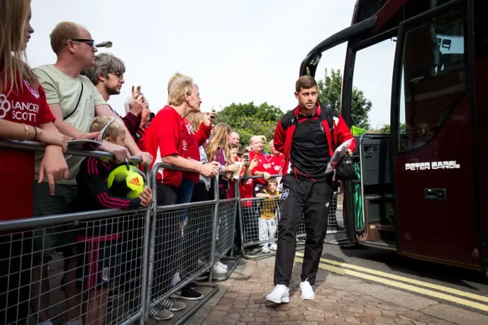 Framed Print : Bristol City Goalkeeper Frank Fielding Arrives at Craven Cottage Ahead of Fulham Match Framed Print : Bristol City Goalkeeper Frank Fielding Arrives at Craven Cottage Ahead of Fulham Match