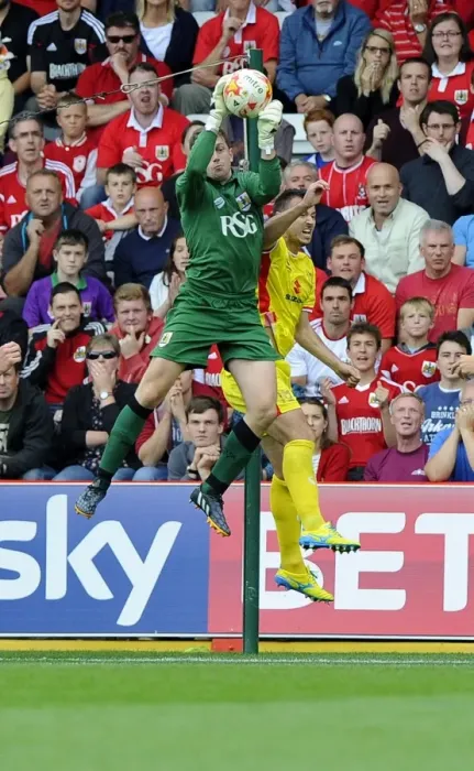 Framed Print : Bristol City Goalkeeper Frank Fielding Saves High Ball vs MK Dons (September 2014) Framed Print : Bristol City Goalkeeper Frank Fielding Saves High Ball vs MK Dons (September 2014)