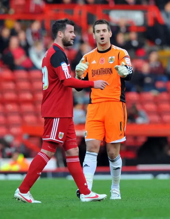 Framed Print : Bristol City: Heaton and Bates in Deep Conversation during Blackpool Match Framed Print : Bristol City: Heaton and Bates in Deep Conversation during Blackpool Match