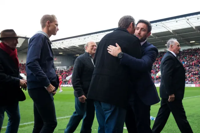 Framed Print : Bristol City Honors Gerry Gow: Lee Johnson Pays Tribute to Late Legend during Minutes Silence against Blackburn Rovers Framed Print : Bristol City Honors Gerry Gow: Lee Johnson Pays Tribute to Late Legend during Minutes Silence against Blackburn Rovers