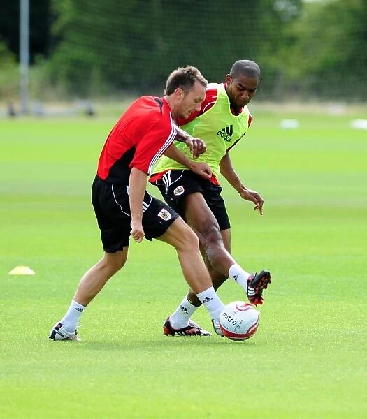 Bristol City: Intense Training Battle Between Marvin Elliott and Gavin Williams