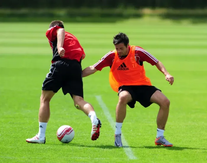 Framed Print : Bristol City: Ivan Sproule vs. Gavin Williams - Intense Training Showdown Framed Print : Bristol City: Ivan Sproule vs. Gavin Williams - Intense Training Showdown