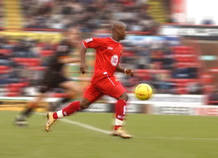Framed Print : Bristol City: Leroy Lita in Action (2004-05) Framed Print : Bristol City: Leroy Lita in Action (2004-05)