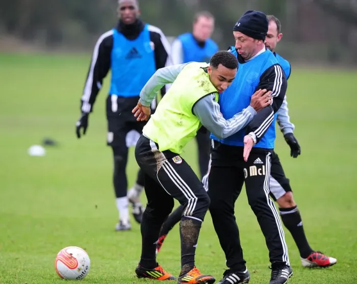 Framed Print : Bristol City: Manager Derek McInnes and Player Nicky Maynard Clash in Training Session, January 2012
