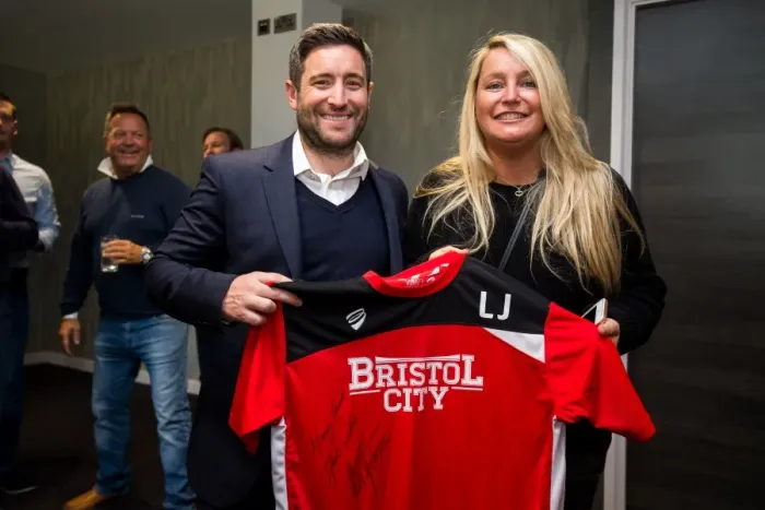 Framed Print : Bristol City Manager Lee Johnson Honors Sponsors with Signed Shirt after Championship Match vs. Birmingham City (07-05-2017) Framed Print : Bristol City Manager Lee Johnson Honors Sponsors with Signed Shirt after Championship Match vs. Birmingham City (07-05-2017)