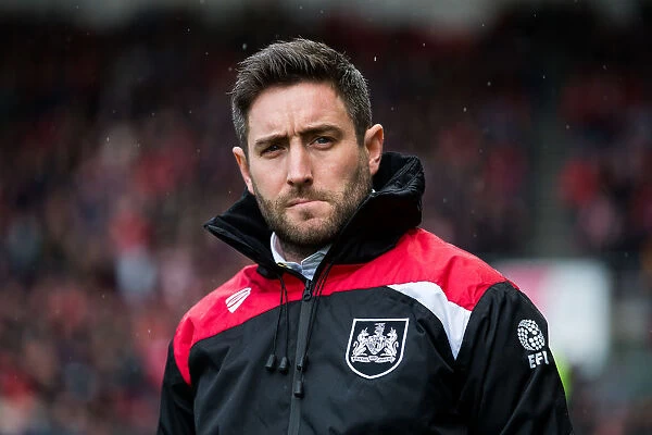Bristol City Manager Lee Johnson Watches On during Burton Albion Match, March 2017