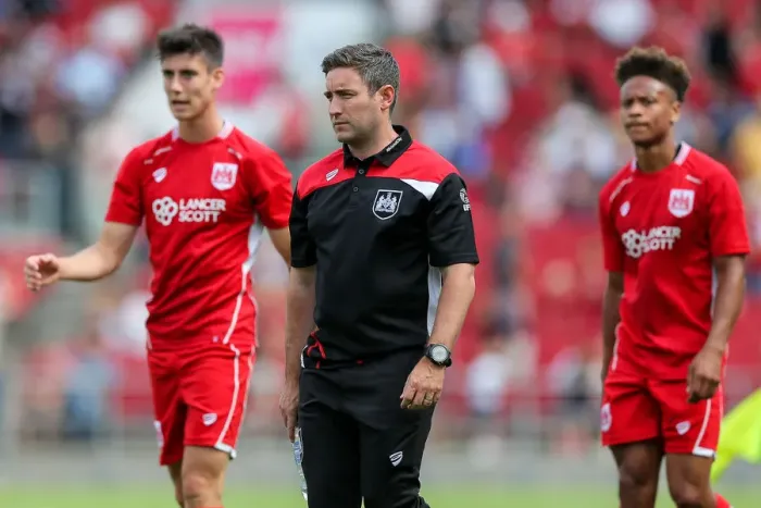 Framed Print : Bristol City Manager Lee Johnson's Half-Time Pep Talk at Ashton Gate Stadium (Bristol City v Portsmouth, 2016)