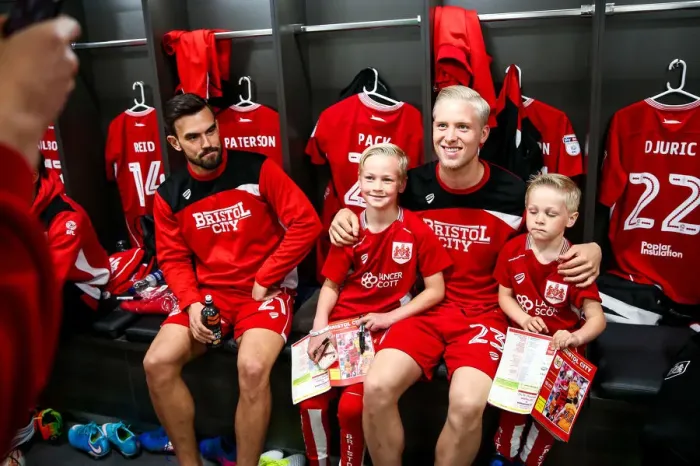 Framed Print : Bristol City Mascots Visit Dressing Room Before Match against Barnsley, Sky Bet Championship (2017) Framed Print : Bristol City Mascots Visit Dressing Room Before Match against Barnsley, Sky Bet Championship (2017)