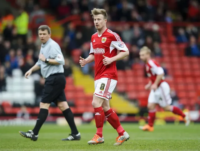 Framed Print : Bristol City Midfielder Wade Elliott Watching the Action against Gillingham, Sky Bet League One, 2014 Framed Print : Bristol City Midfielder Wade Elliott Watching the Action against Gillingham, Sky Bet League One, 2014