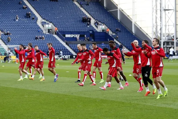 Framed Print : Bristol City Players Prepare for Preston North End Showdown in Sky Bet Championship (April 2017) Framed Print : Bristol City Players Prepare for Preston North End Showdown in Sky Bet Championship (April 2017)