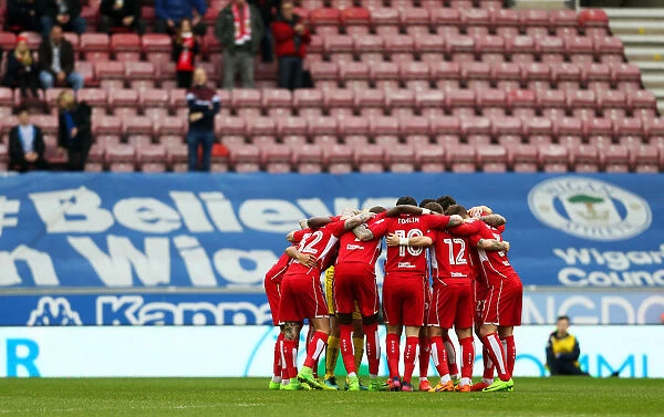 Bristol City Players Unite Before Kick-off Against Wigan Athletic, Sky Bet Championship (11 March 2017)