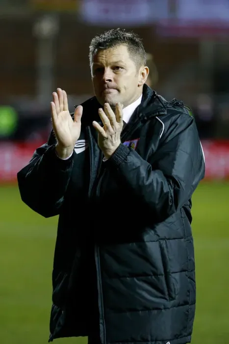 Framed Print : Bristol City Reach Wembley: Steve Cotterill Celebrates 1-1 Draw Against Gillingham (5-3 Agg.)