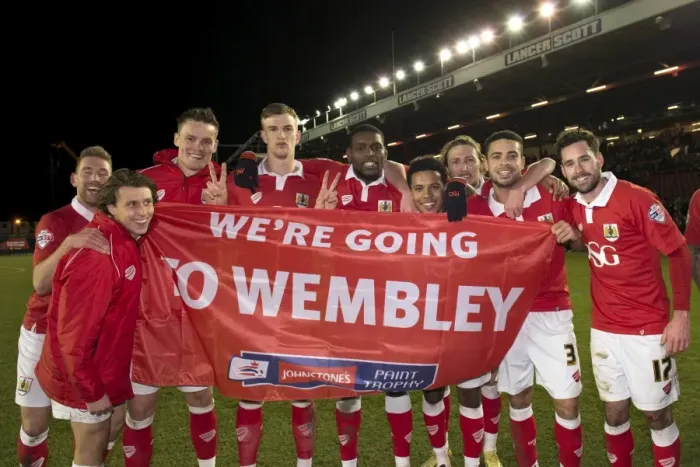 Framed Print : Bristol City Reaches Wembley: Celebrating Victory Over Gillingham in the Johnstone's Paint Trophy Southern Final