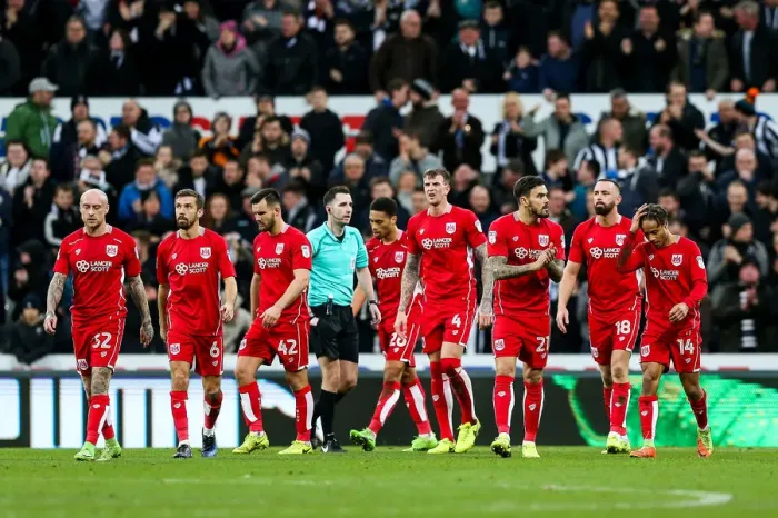 Framed Print : Bristol City Regroup After Newcastle United's Equalizer: 2-2 Stalemate at St. James Park