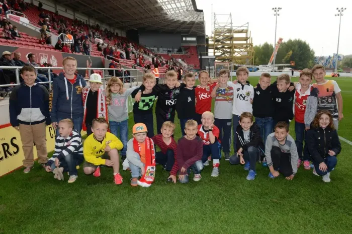 Framed Print : Bristol City Squad vs MK Dons - Sky Bet Championship Group Photo (October 2015) Framed Print : Bristol City Squad vs MK Dons - Sky Bet Championship Group Photo (October 2015)