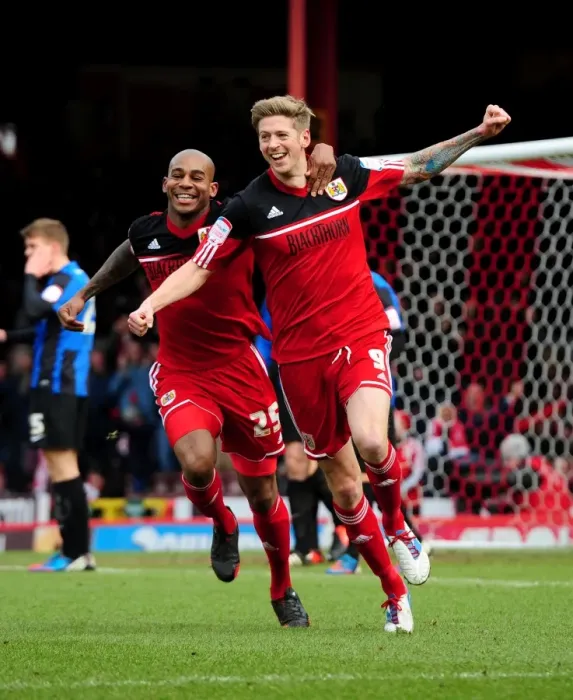 Framed Print : Bristol City: Stead and Elliott's Thrilling Goal Celebration vs Barnsley, Npower Championship 2013 Framed Print : Bristol City: Stead and Elliott's Thrilling Goal Celebration vs Barnsley, Npower Championship 2013