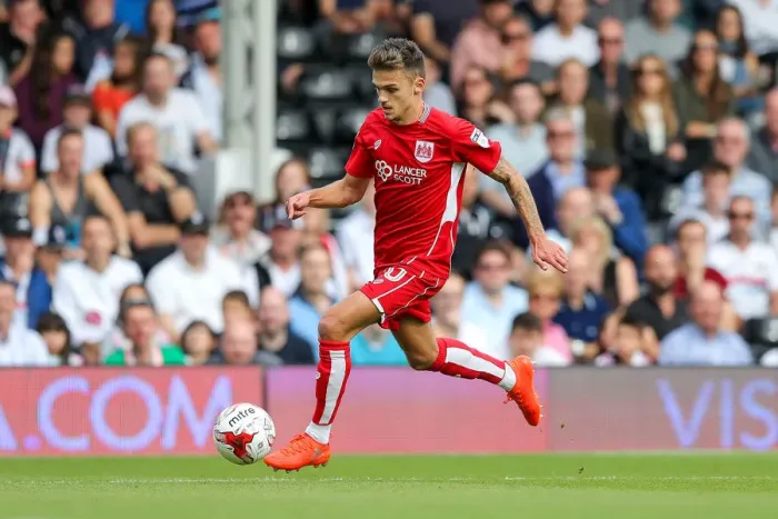 Framed Print : Bristol City Takes Early Lead: Jamie Paterson's Cross Sets Up Tammy Abraham's Goal Against Fulham (Fulham v Bristol City, Sky Bet EFL Championship)
