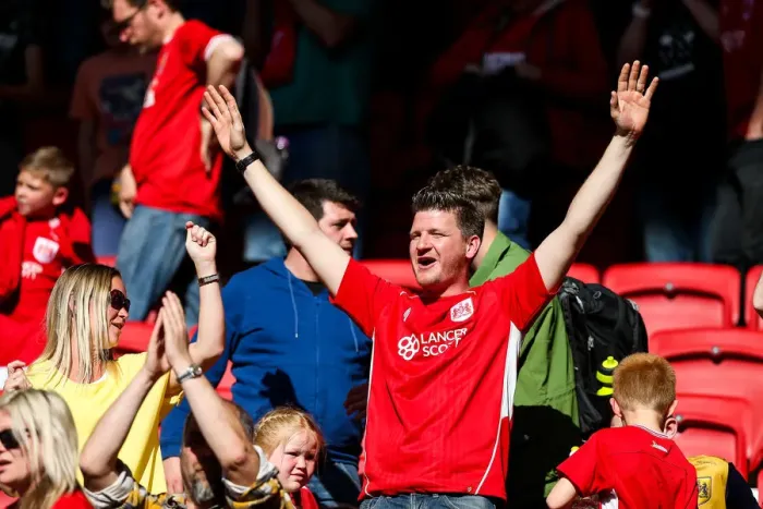 Framed Print : Bristol City: Thrilling 3-2 Victory over Barnsley at Ashton Gate Stadium
