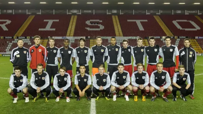 Framed Print : Bristol City U18 Team: Mid-Season Photo Ahead of FA Youth Cup Match against Ipswich Town