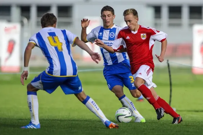 Framed Print : Bristol City U18 vs Brighton & Hove Albion U18: Harvey Moss in Action, SGS Wise Campus, October 5, 2013